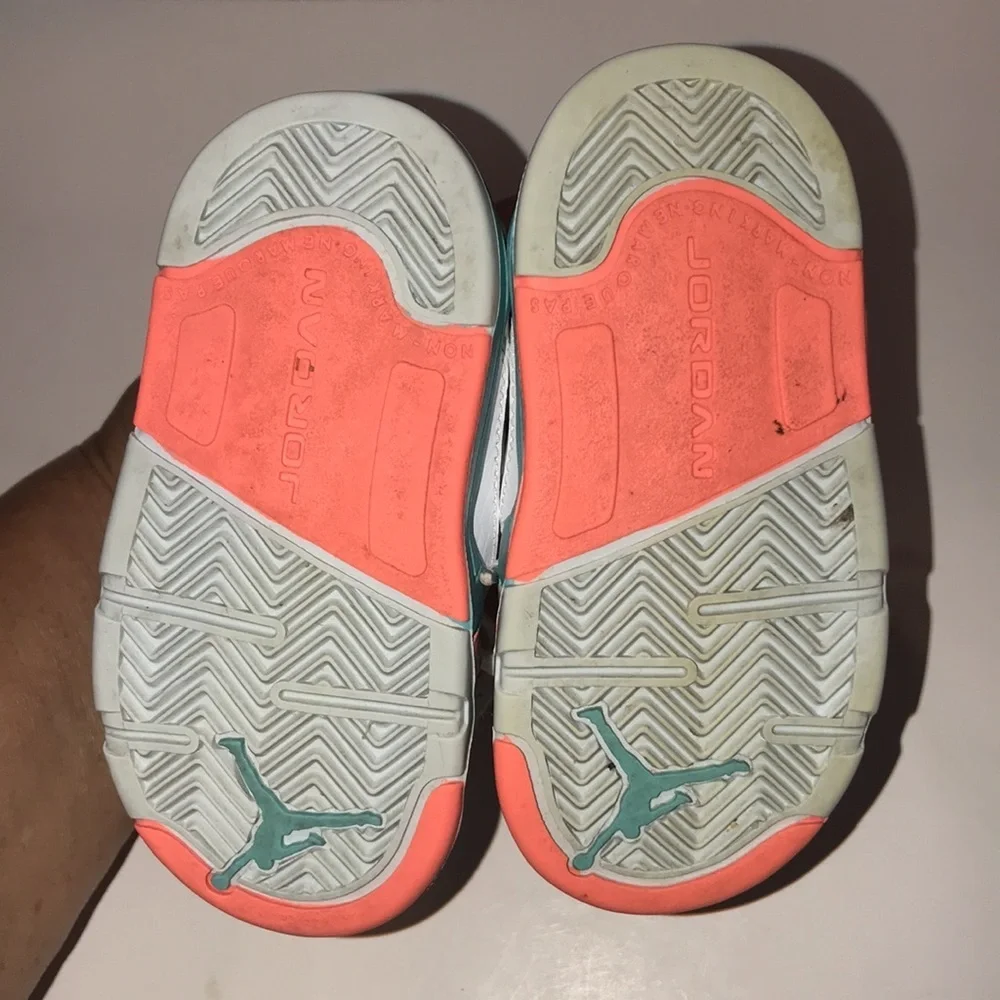 Girl’s Jordan V Retro Sneakers